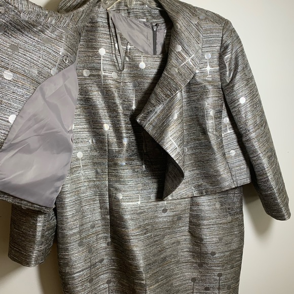 Women’s 2pc dress and jacket - Picture 2 of 2